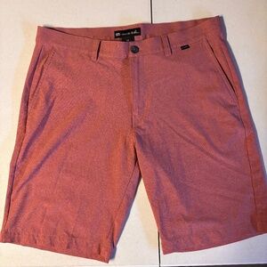 Nice mens size 36 Travis Mathew golf shorts